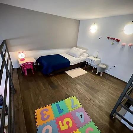 Apartman Cvjetni Njivice Exterior photo