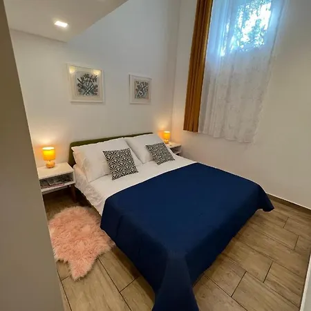 Apartman Cvjetni Njivice Exterior photo